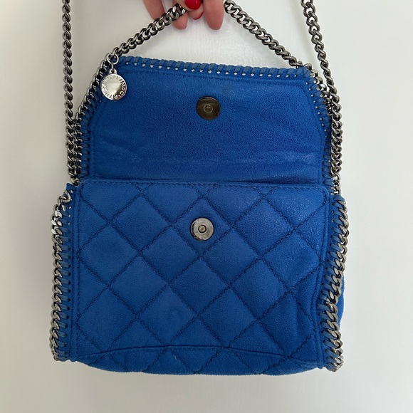 Stella McCartney Vegetarian Suede Quilted Chain-Link Crossbody Bag in Blue - Picture 8 of 16